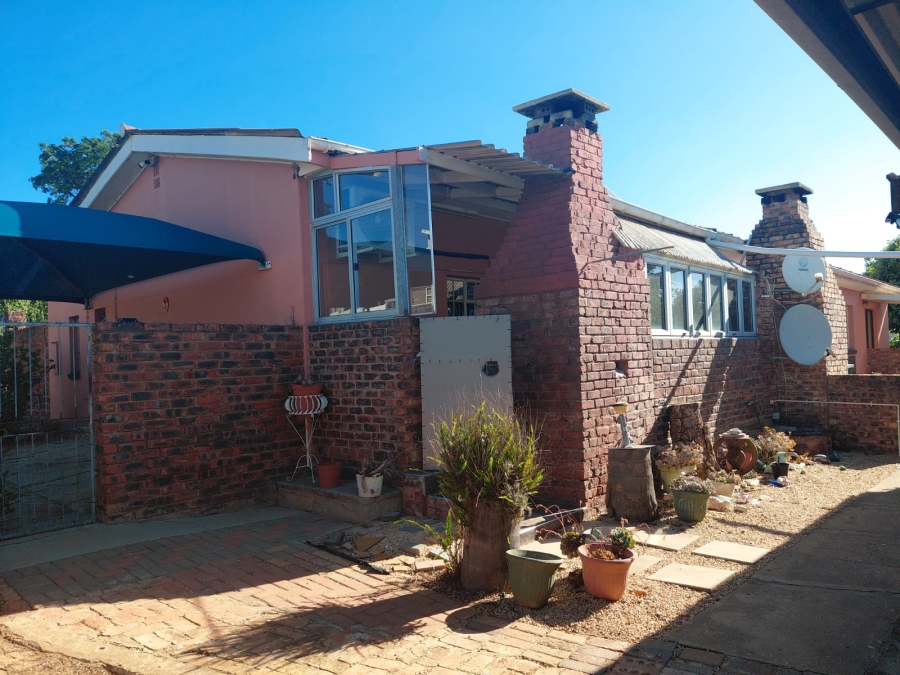 4 Bedroom Property for Sale in Bothasrus Eastern Cape